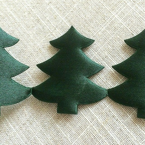 Green Christmas Trees - 25mm